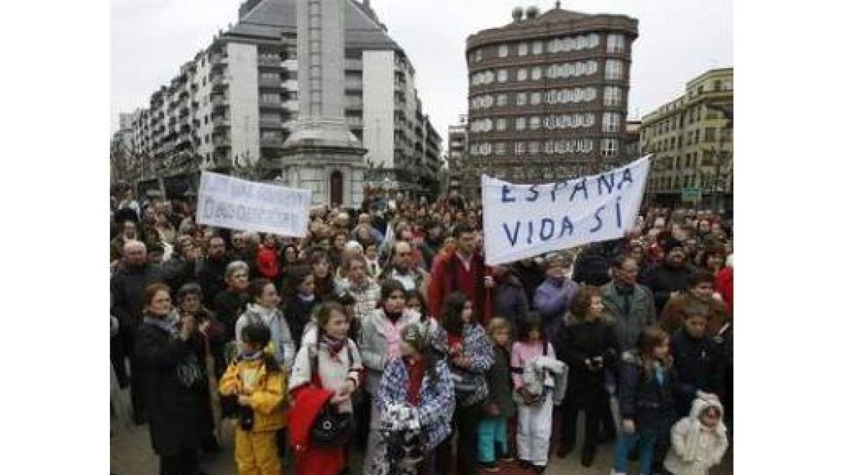 Manifestantes por las calles de León.