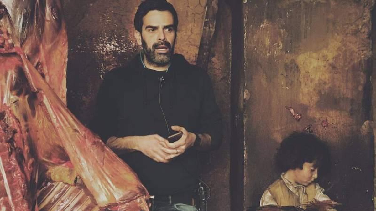 Guillermo Navajo, primer ayudante de dirección en ‘La peste’, en el rodaje de esta serie ambientada en el siglo XVI. GAI