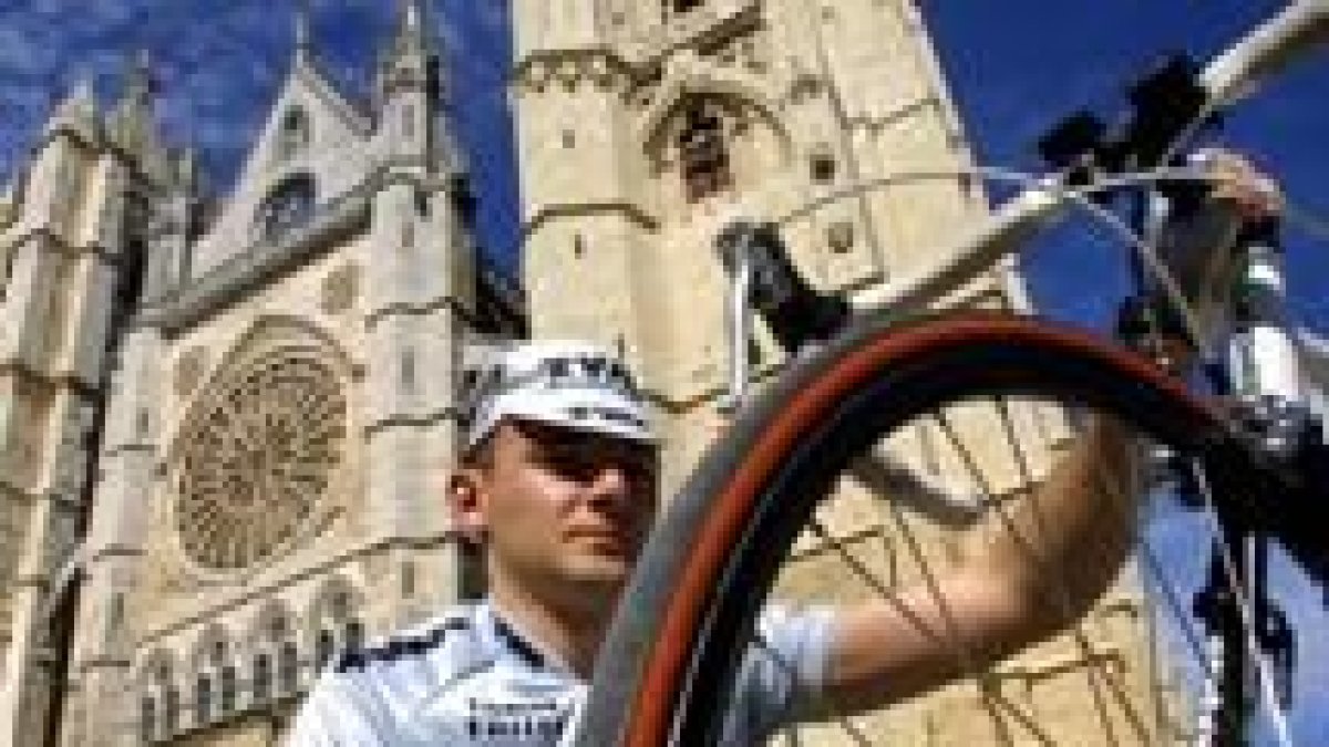 Rubén Abelló Sánchez disfruta del ciclismo con su militancia en el Media Think belga
