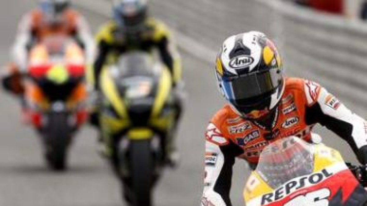 Pedrosa, por delante de Aoyama y Dovizioso, no pudo repetir la pole del pasado año en Jerez.