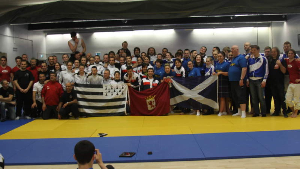 Participantes en el último Europeo de las Luchas Celtas, el celebrado en Islandia en 2013.