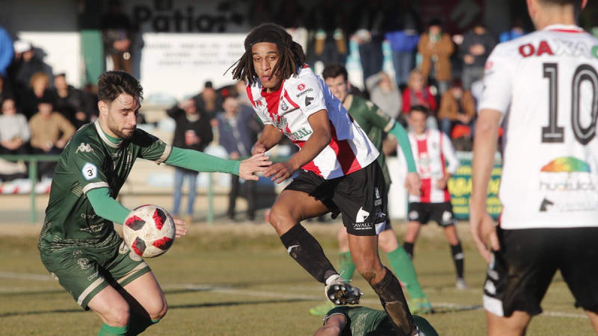 El Astorga quedó fuera de la fase de ascenso mientras el Zamora la juega como campeón. JESÚS