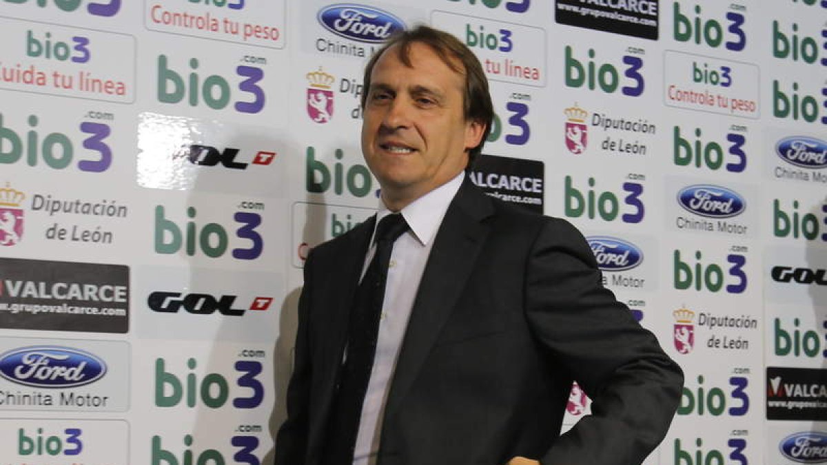La llegada de Carlos Lasheras al club puede acelerar la contratación de jugadores.