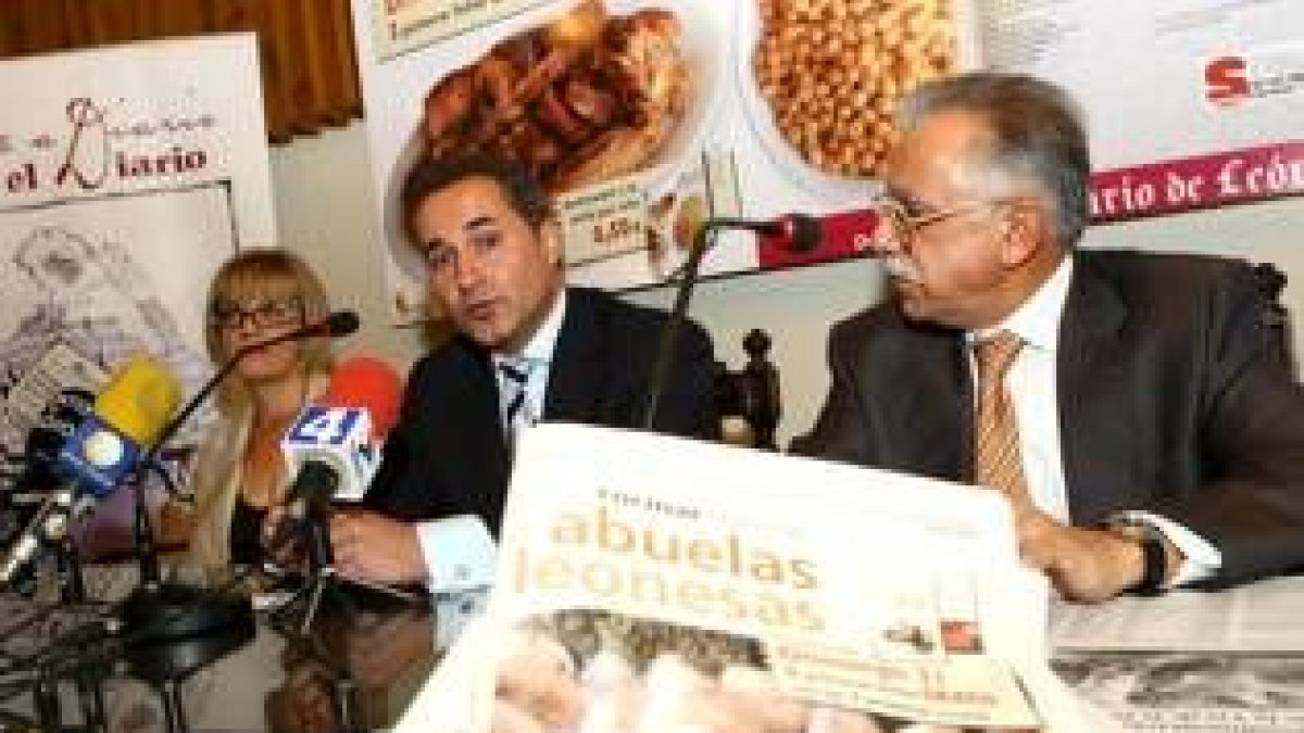Anabel Antelo, Ángel Losada y Fernando Aller, en la presentación