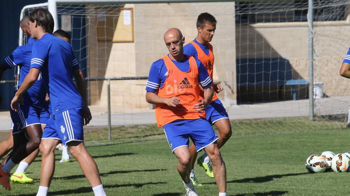 Pablo Infante marcó el gol de la victoria ante el Tenerife en el estreno liguero de la Deportiva en El Toralín