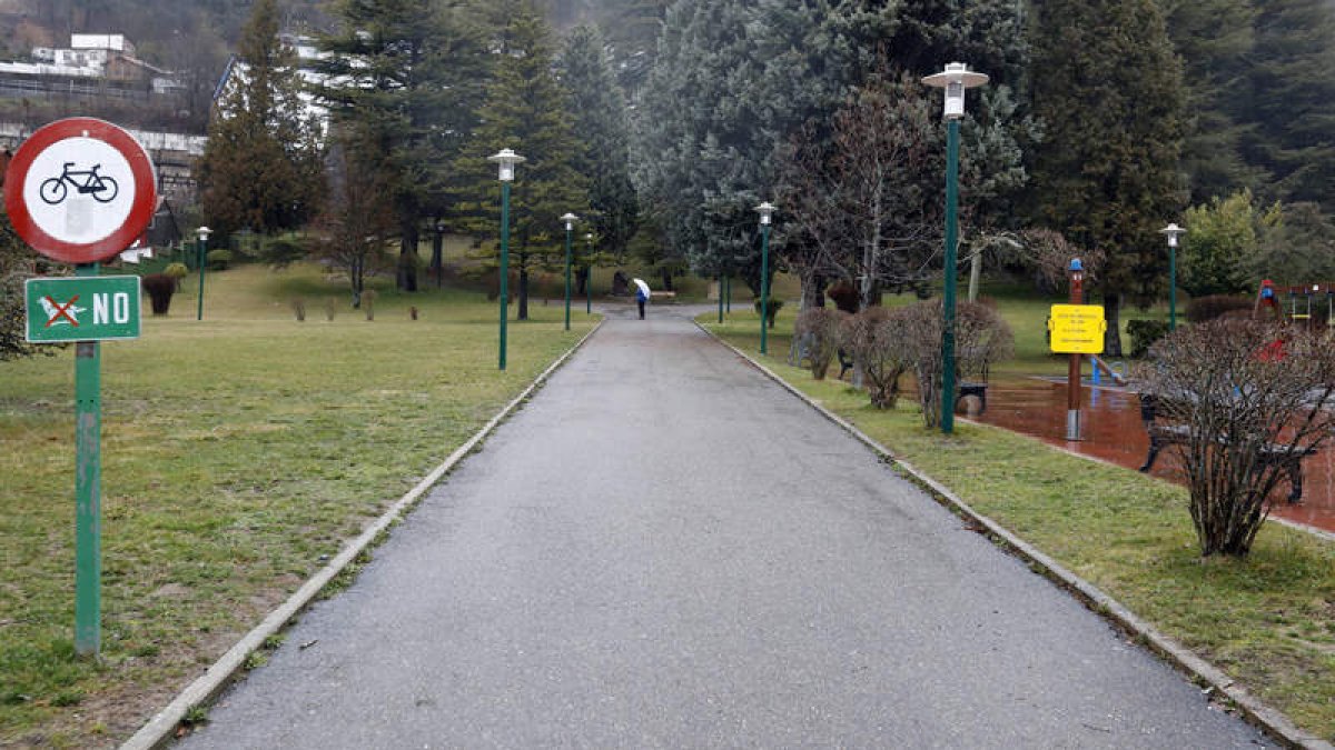 La Pola de Gordón, en plena montaña central leonesa, forma parte de la Red de Cooperación de Ciudades en la Ruta de la Plata, asociación que se encarga de proteger y difundir todo el patrimonio vinculado a ella. Nadie debería perderse la visita a la ermit