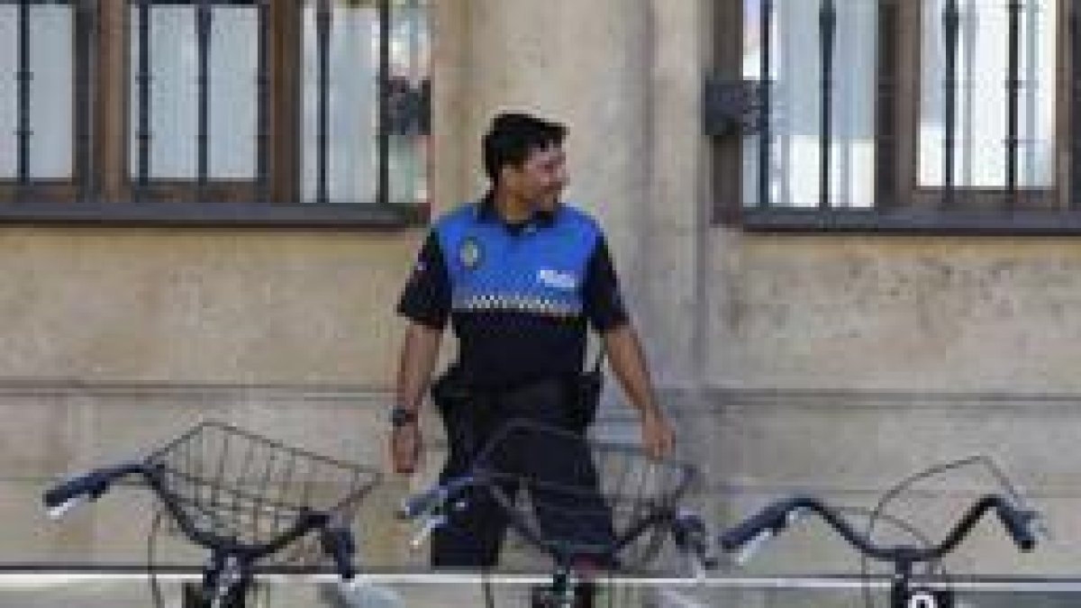 La policía local controlará bicis y patinetes en la ciudad
