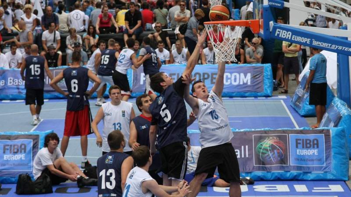 Los mejores jugadores universitarios pujarán desde hoy por el triunfo en el torneo 3x3 de la Fiba.
