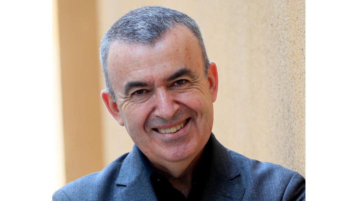 Lorenzo Silva (Madrid, 1966) es uno de los referentes de la literatura actual contemporánea.