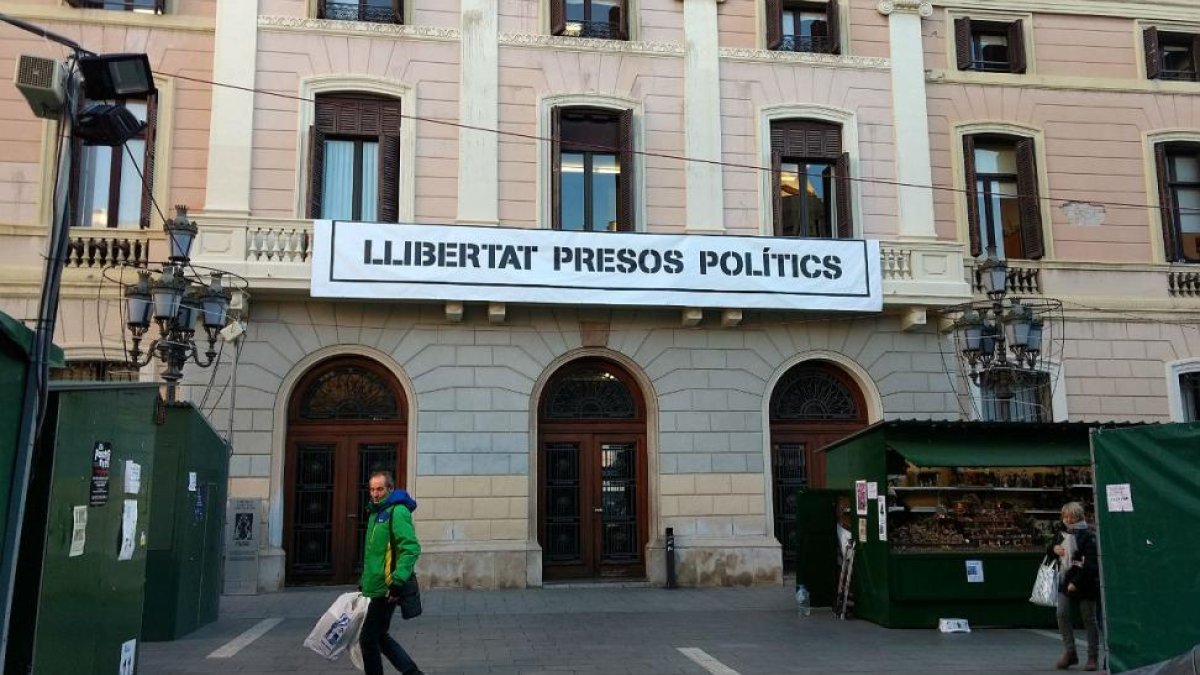 Fachada del Ayuntamiento de Sabadell.