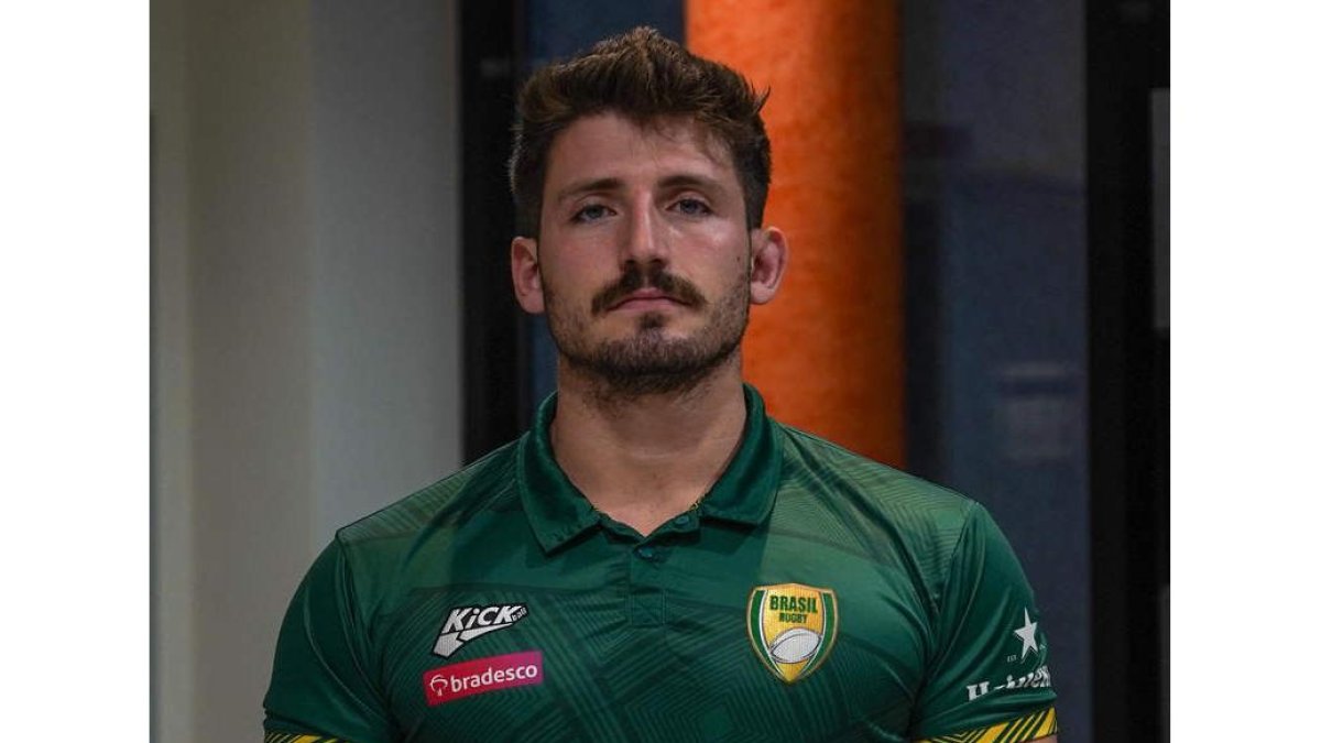 Diego, un leonés que triunfa en el balón oval con la selección de Brasil. MIGUEL F.B./ACEBO/GARRIDO