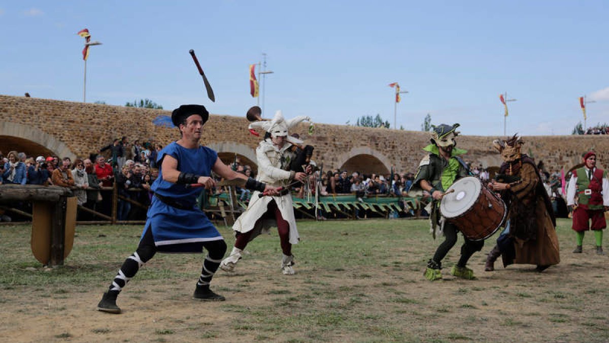 El Palenque acogerá los juegos medievales, bailes de las damas, batallas y otras artes de caballería durante el fin de semana. S.P.