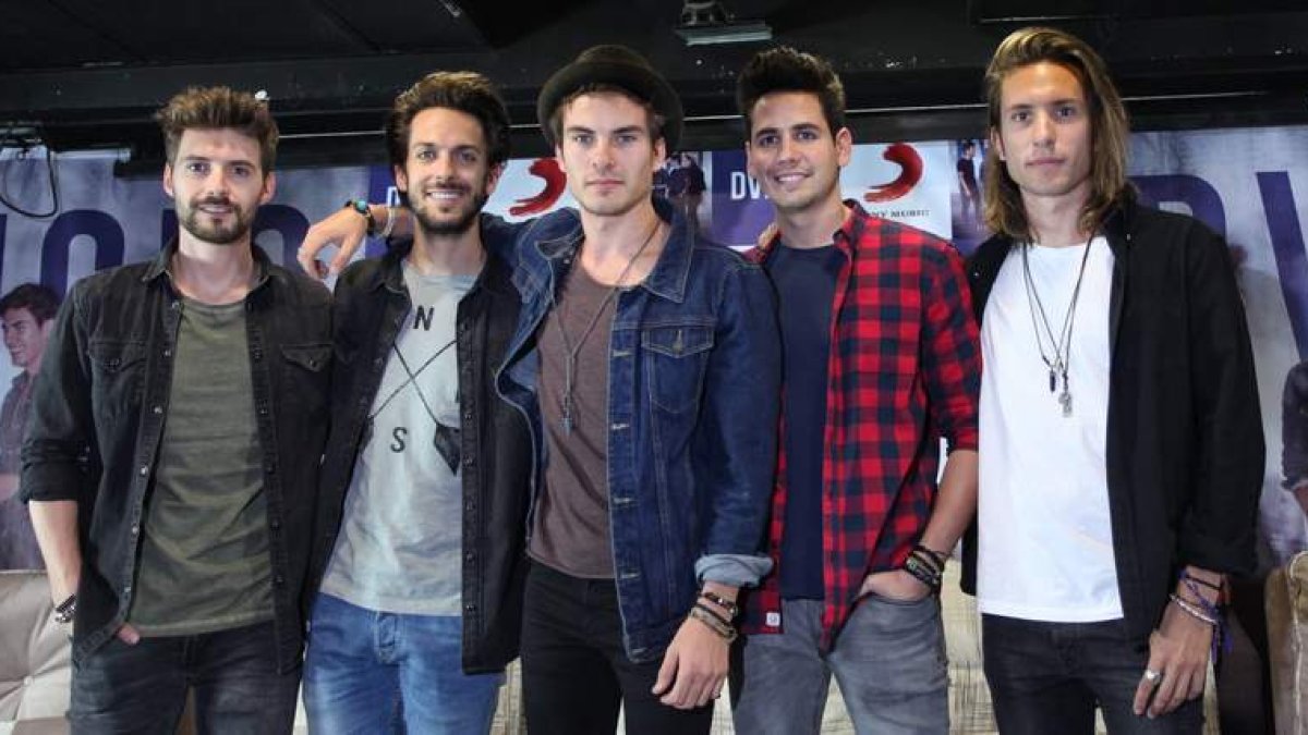 Los integrantes del quinteto Dvicio, uno de los platos fuertes de la gala de esta noche organizada por Cadena Dial. SASHENKA GUTIÉRREZ