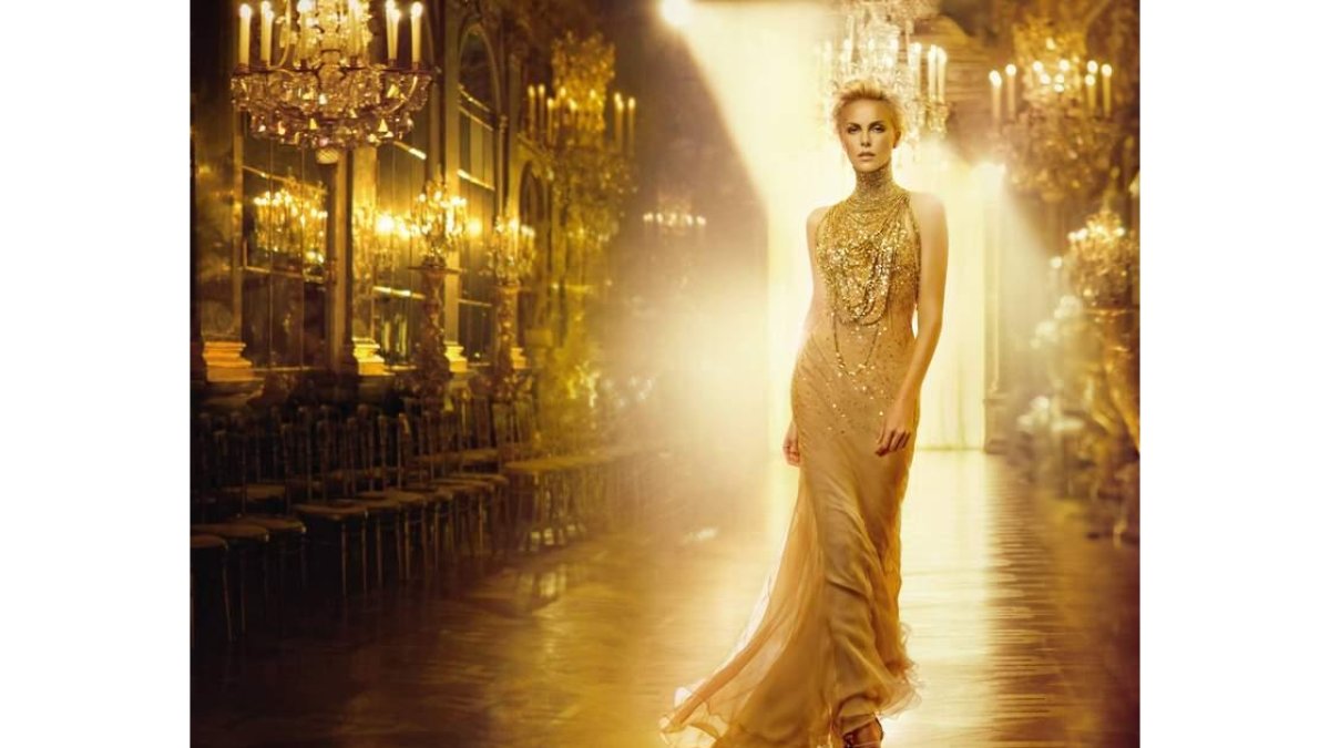 Charlize Theron encarna a la perfección el nuevo barroco en el anuncio de Dior.