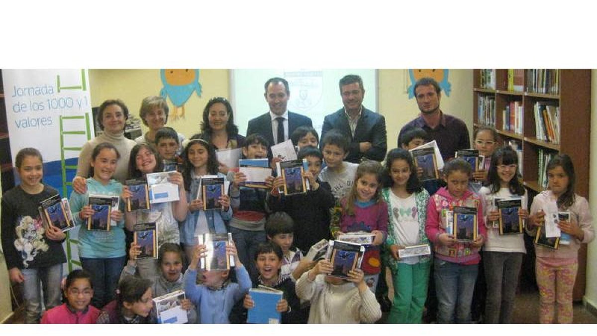 Alumnos de la clase ganadora del colegio Antonio Valbuena en el premio del concurso del BBVA.