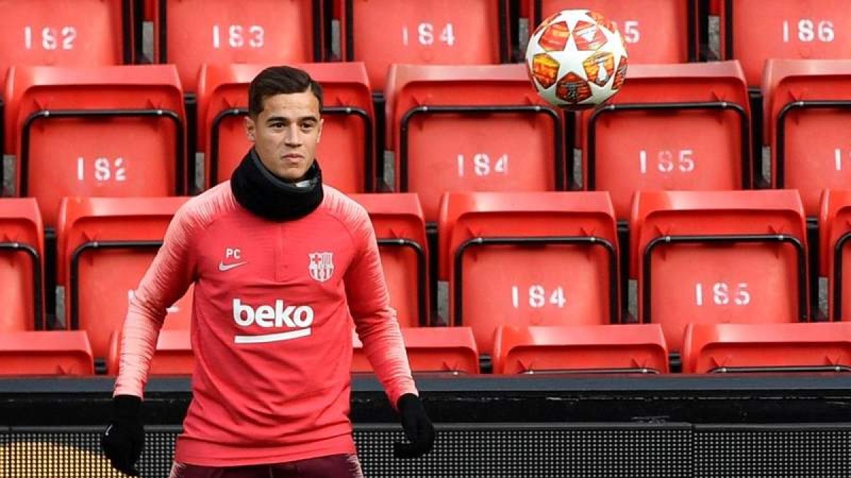 Coutinho se lesionó hace un mes y ya entrena con el grupo. N. H.