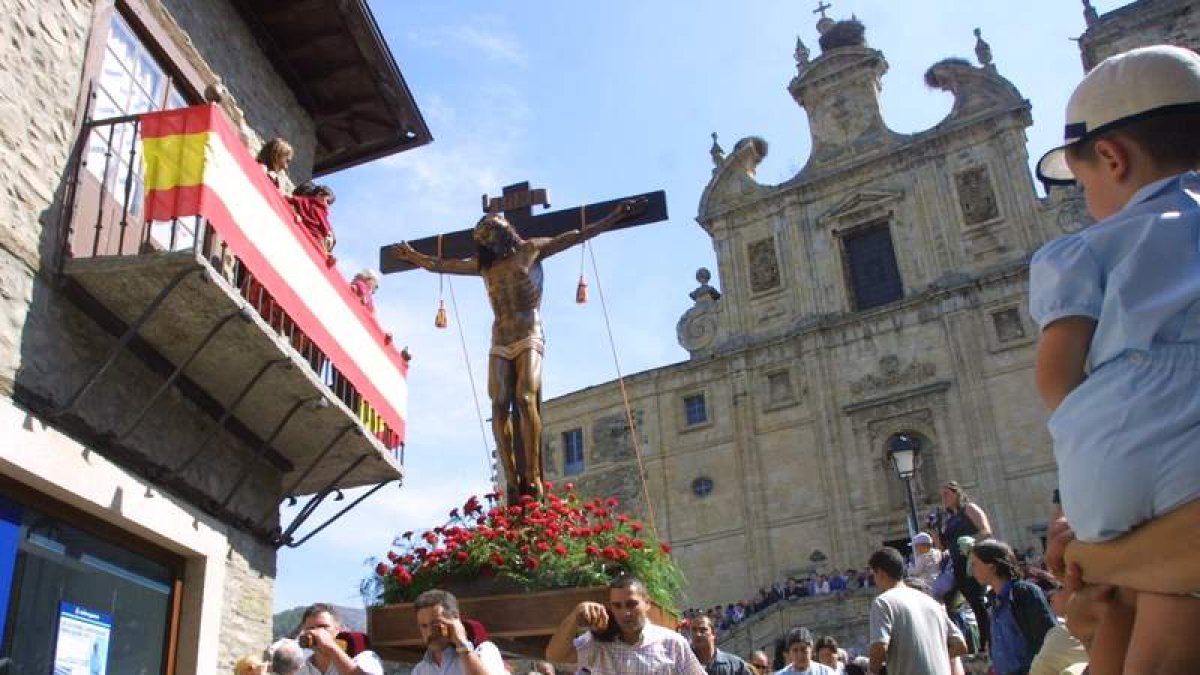 Un momento de la procesión del Cristo de la Esperanza de Villafranca.