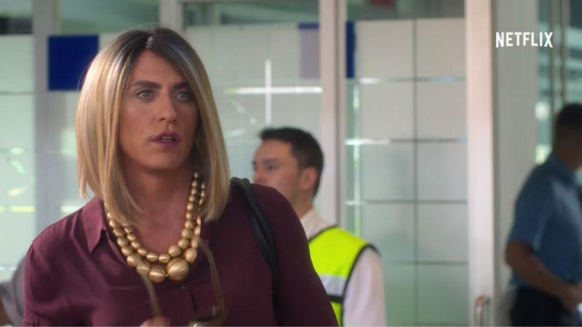 Paco León, como un transexual en la serie de Netflix La casa de las flores.