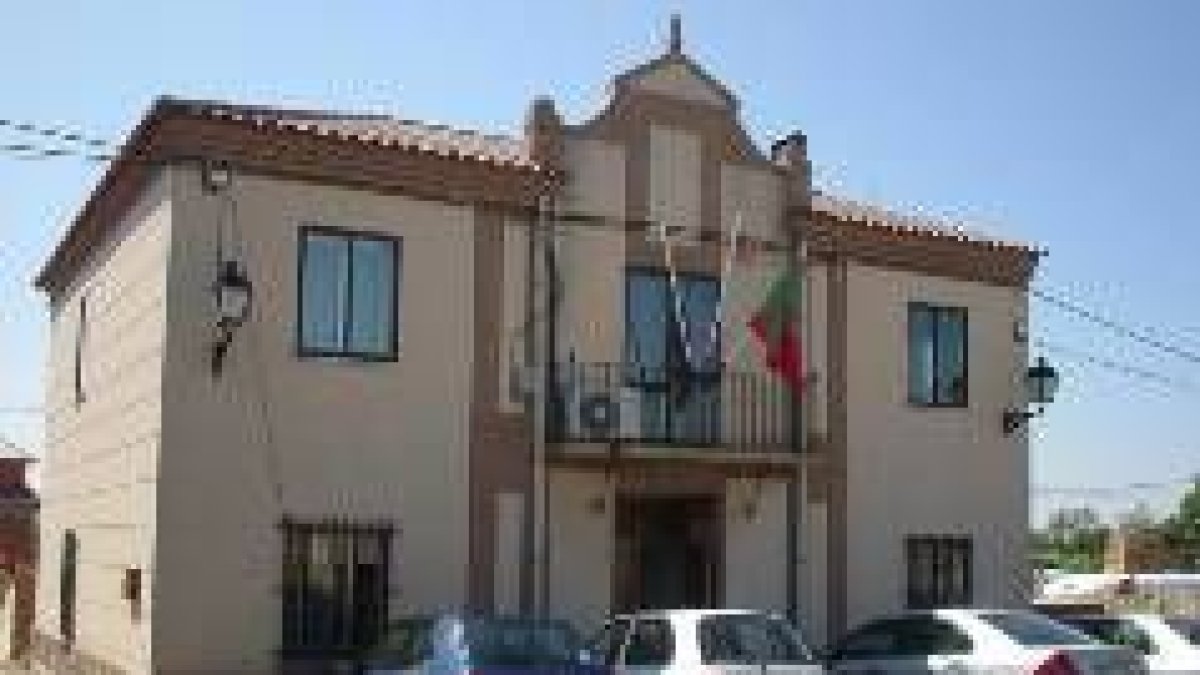 Exterior de la casa consistorial de Villaturiel