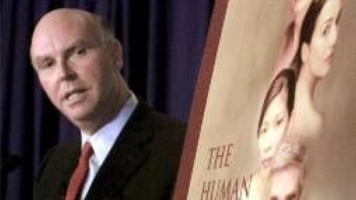 El presidente de Celera Genomics, Graig Venter, durante la presentación del mapa genético en el 2001