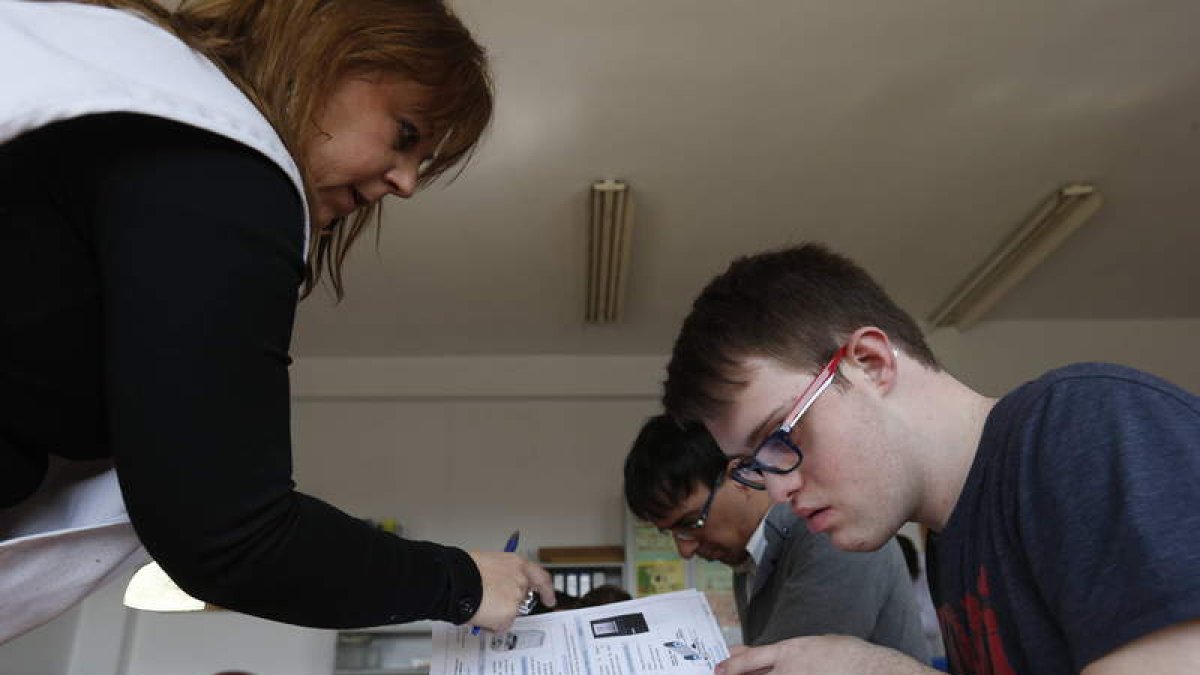 Una de las aulas en la que los jóvenes de Amidow se preparan para el mercado laboral.