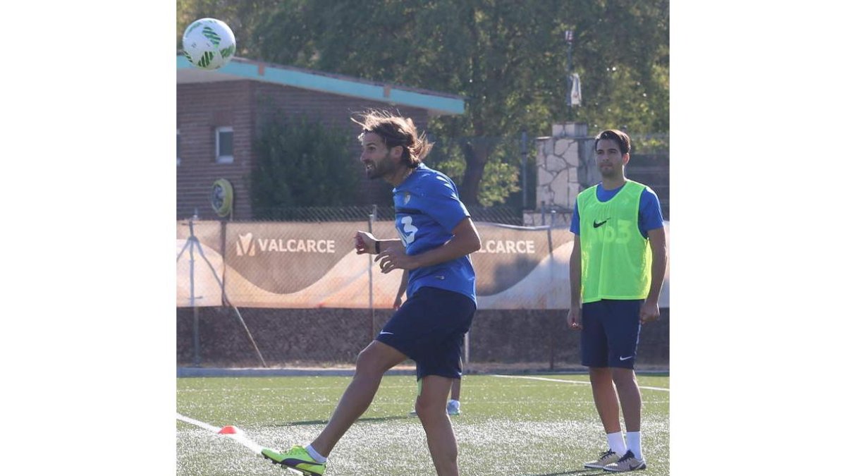 Gonzalo, ya recuperado de sus molestias, puede volver al once titular de la Deportiva. L. DE LA MATA