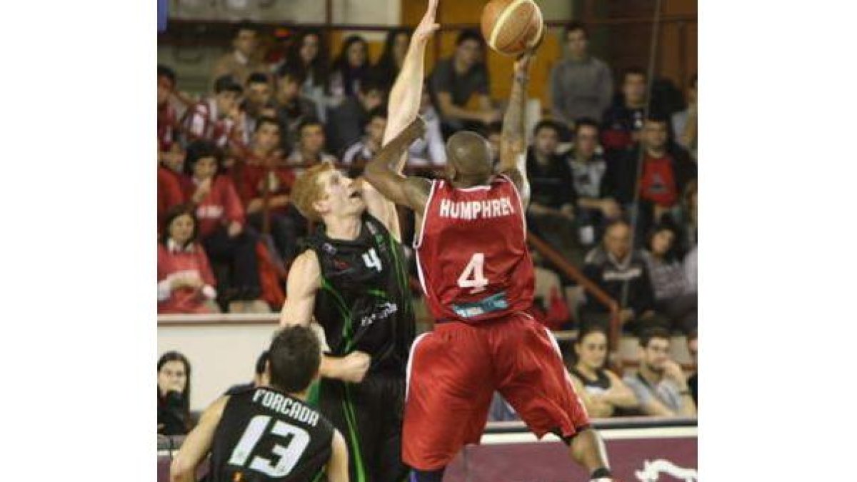 La aportación de Humphrey volverá a ser decisiva en el juego interior de Baloncesto León.