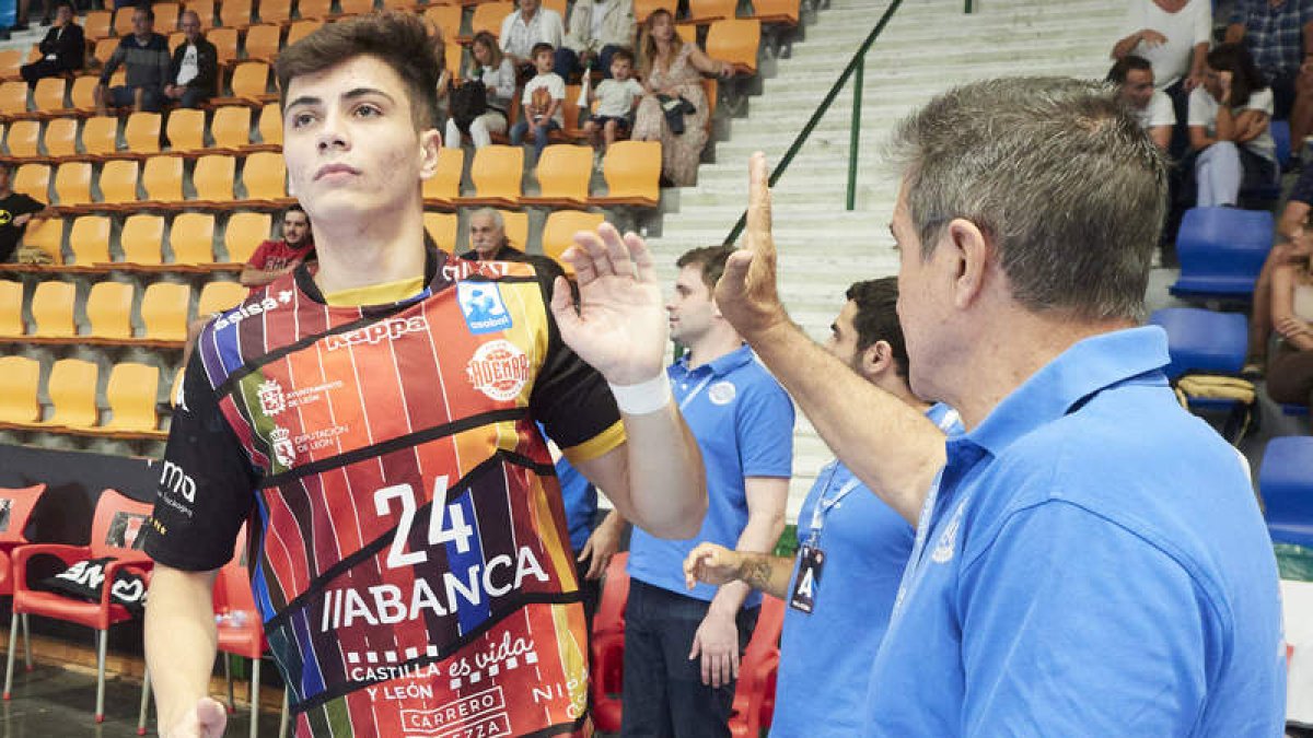 Antonio Martínez vive su mejor momento como ademarista. LOF