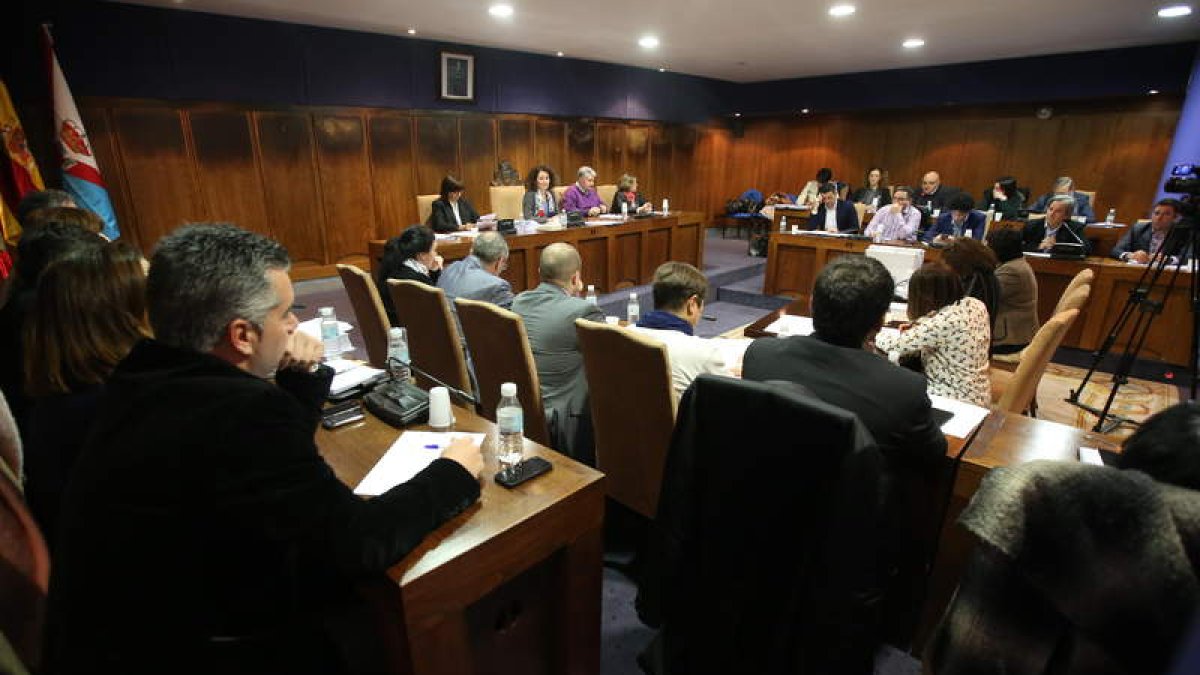 Los bienes de los corporativos deben aparecer en la web. ANA F. BARREDO
