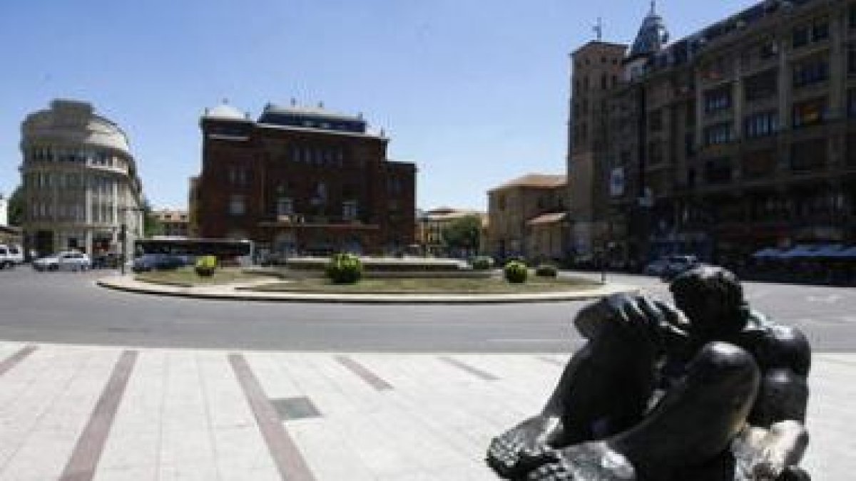 Las catas arqueológicas afectarán a todas las esquinas de la plaza de Santo Domingo.