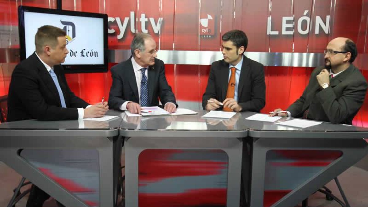 Germán Gavela, Emilio de la Puente, Roberto Núñez y Felipe Ramos, en un momento de la tertulia.