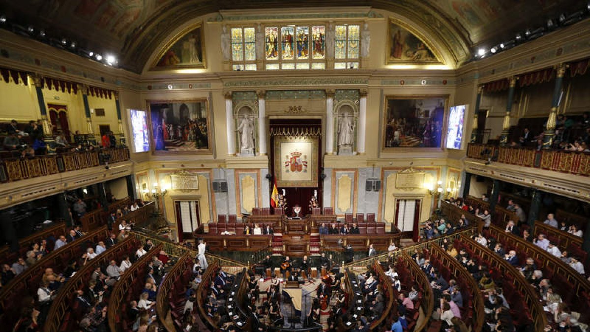 Vista general del hemiciclo, cuyos sillones son muy pretendidos en los partidos. JUAN CARLOS HIDALGO