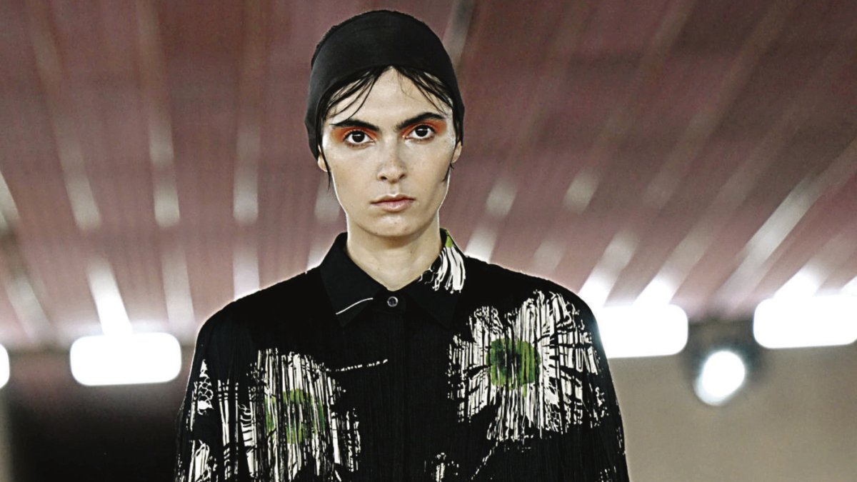 Modelo con diseño de Prada en Milán. DANIEL DAL ZENNAROA