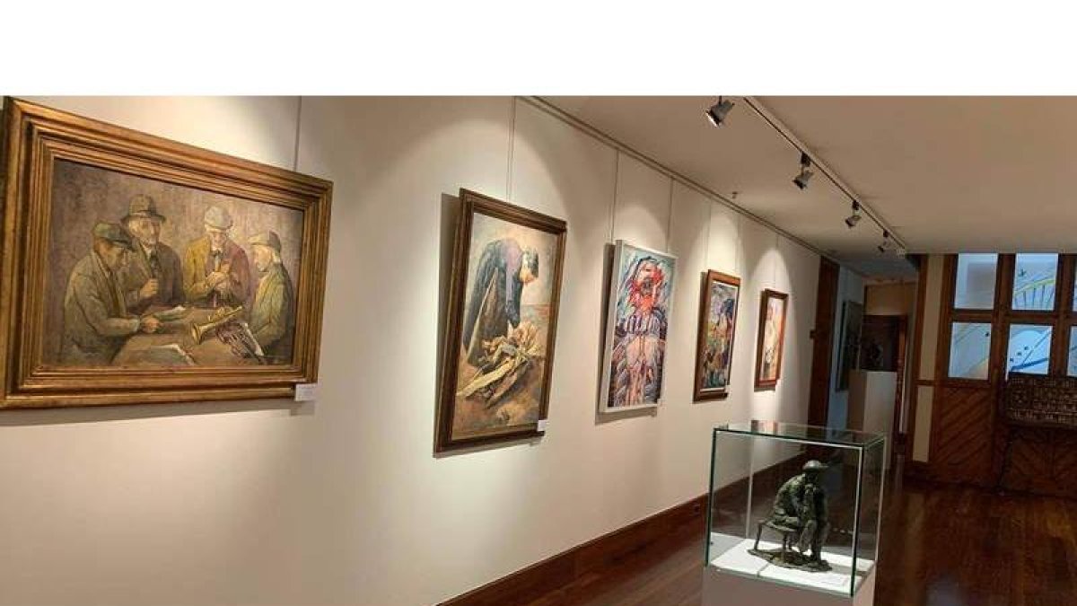 Vista general de una de las salas de la exposición en Botines. DL