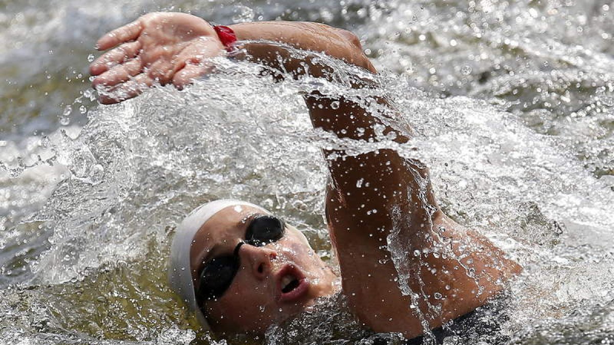 Érika corroboró en la Travesía de Barcelona su condición de número uno mundial en aguas abiertas.