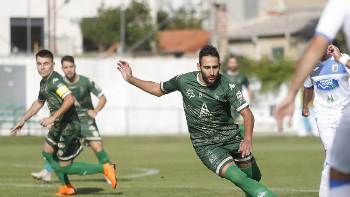 Roberto Puente vuelve a ser el mejor artillero de los equipos leoneses y del grupo. FERNANDO OTERO