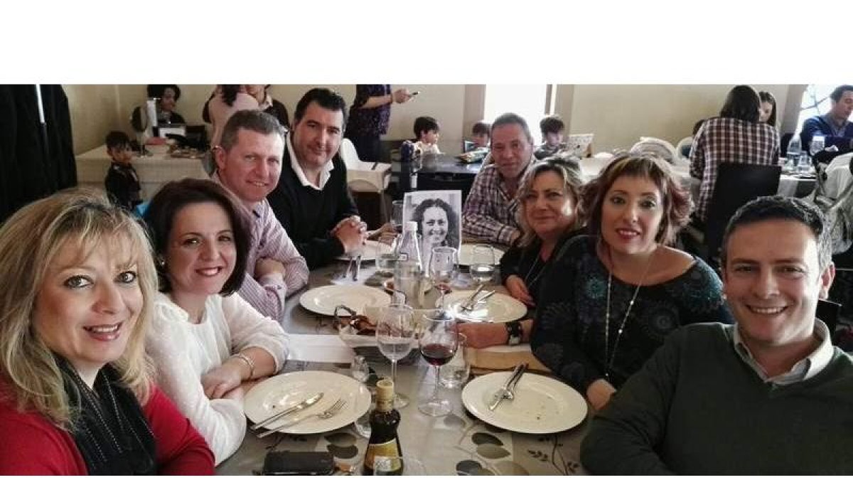 La oposición celebró las fiestas navideñas con una comida.