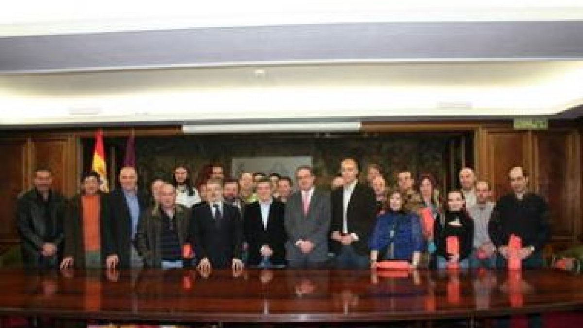 Los voluntarios y voluntarias de Protección Civil, en el acto de reconocimiento.