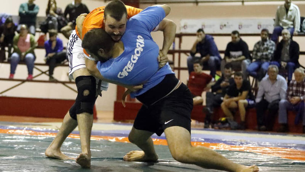 Abel Isai Cabero se proclamó campeón provincial en la categoría de pesados. MARCIANO PÉREZ