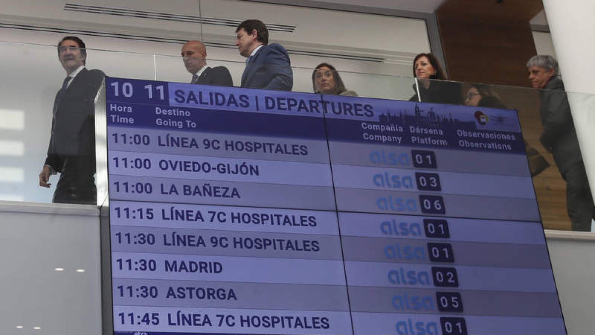 Las autoridades, en el repaso a la estación. RAMIRO