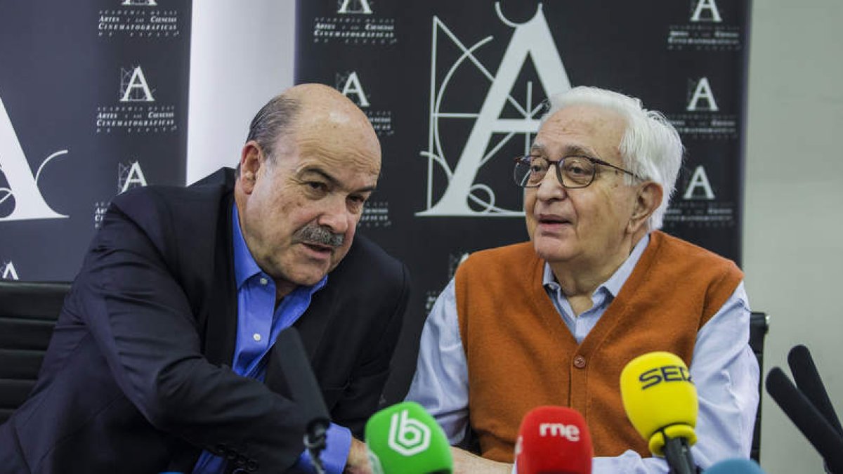 Antonio Resines, presidente de la Academia de Cine, con Mariano Ozores.