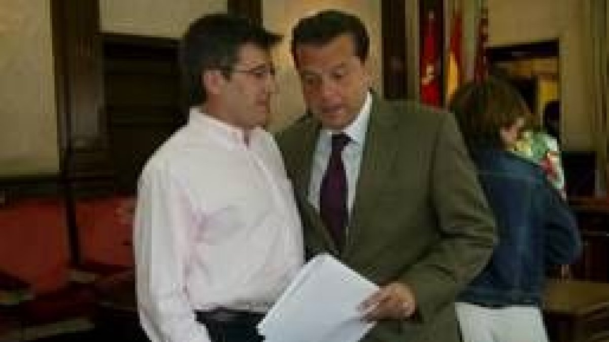 Francisco Fernández y Mario Amilivia, en una foto de archivo, se encontrarán el lunes en el Pleno