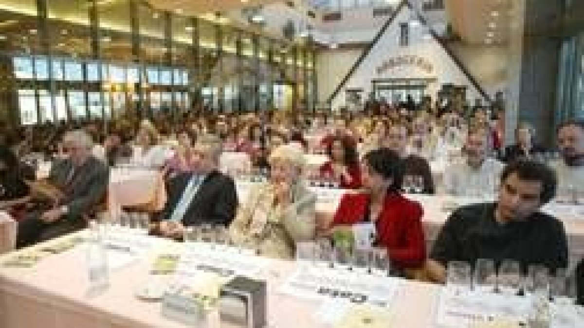 La cata de vinos organizada en El Corte Inglés despertó gran interés