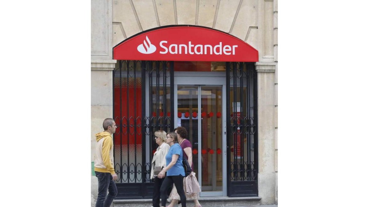 Imagen de la sucursal del Santander. RAMIRO