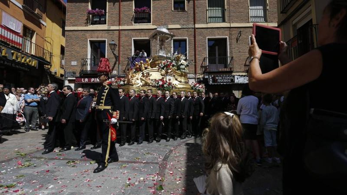 Procesión del Corpus Chico en la plaza de San Martín