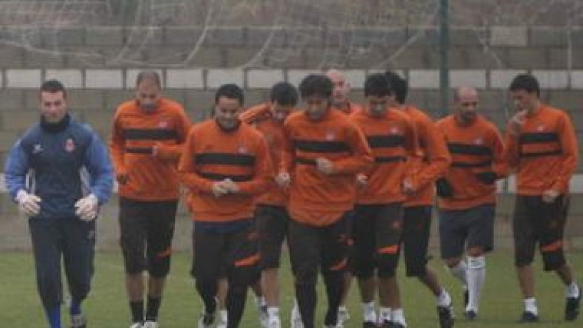 Algunos componentes de la plantilla de la Cultural se encuentran todavía con varios kilos por encima