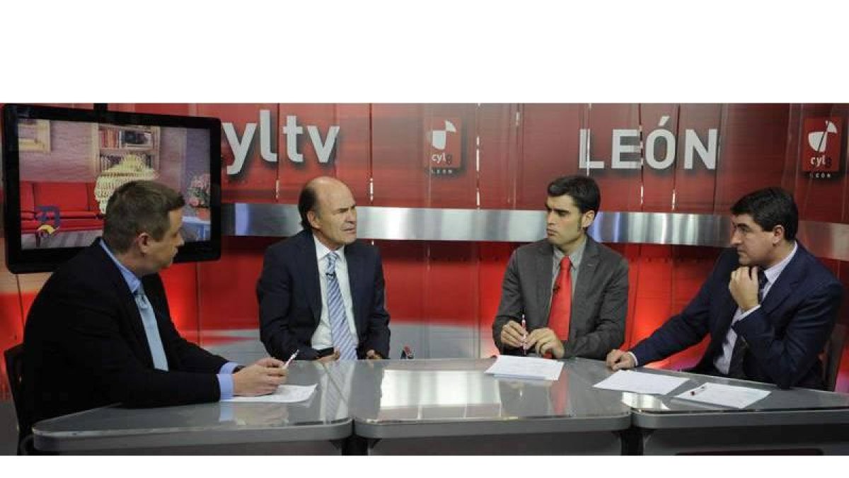 Germán Gavela, José Luis Díaz Villarig, Roberto Núñez y Pablo R. Lago, en El Filandón en La 8 de Televisión Castilla y León.