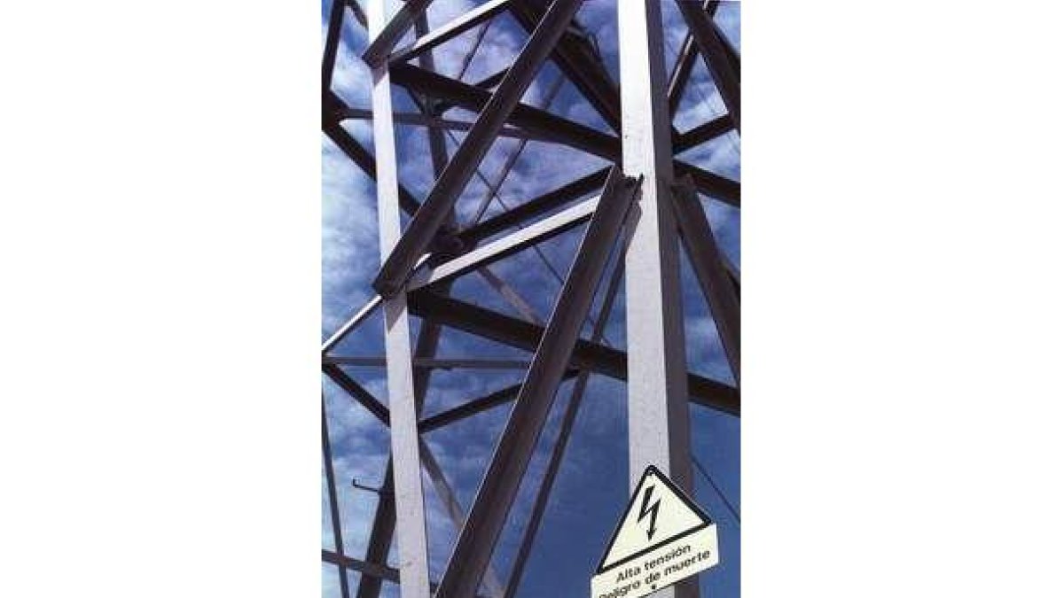 Las torretas de alta tensión rondan los 50 metros.