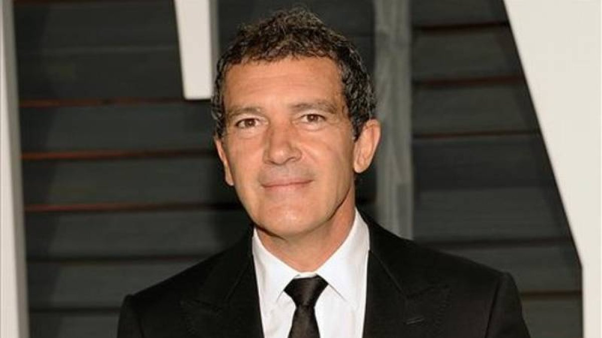 El actor Antonio Banderas, a su llegada a la fiesta de Vanity Fair, la noche de los Oscar.
