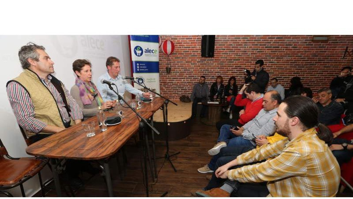 Acto de presentación de Alece en Ponferrada. L. DE LA MATA